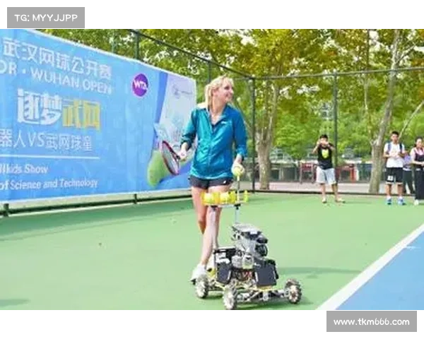 突尼斯甲级联赛创新引入机器人担任边线球童开启科技革命新篇章 突尼斯甲级联赛创新引入机器人担任边线球童开启科技革命新篇章